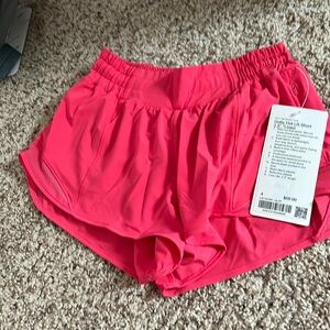 Lululemon brand new with tags hotty hot LR short 2.5 “ lined. Glaze pink color
